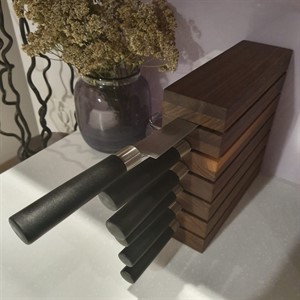 Ореховые подставки Woodinhome – функциональный аксессуар для кухни от современных мастеров краснодеревщиков